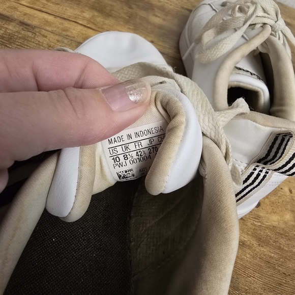 Adidas White and Black Sneakers Mens Size 10 - Picture 5 of 11